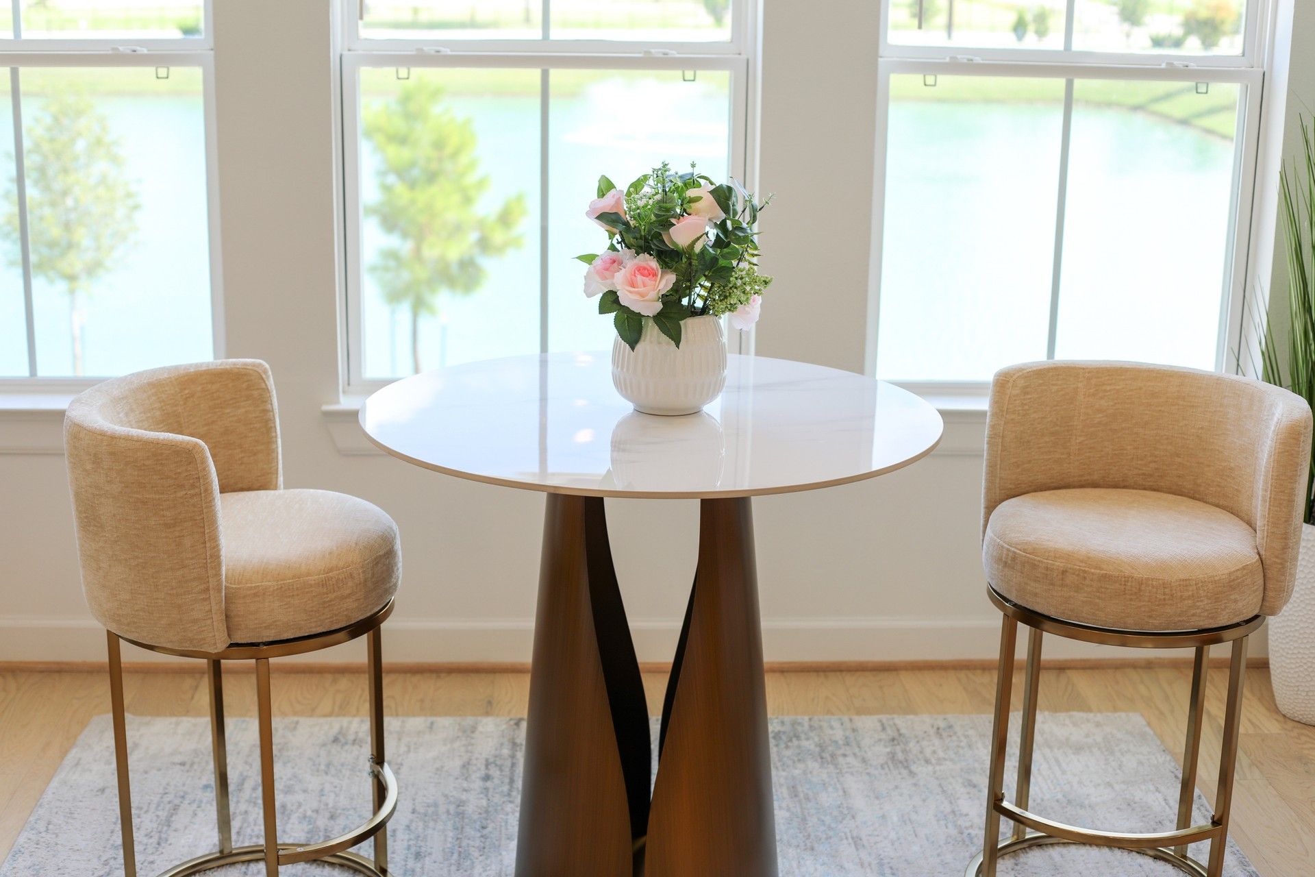 Breakfast nook with lake view